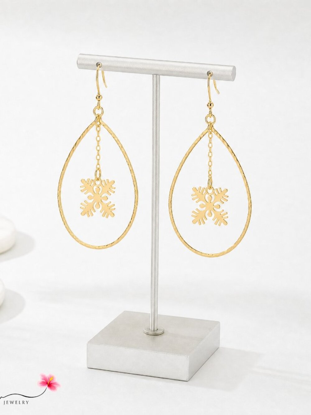 Gold Dangle Quilt Teardrop Earrings
